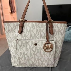 Medium Michael Kors tote purse